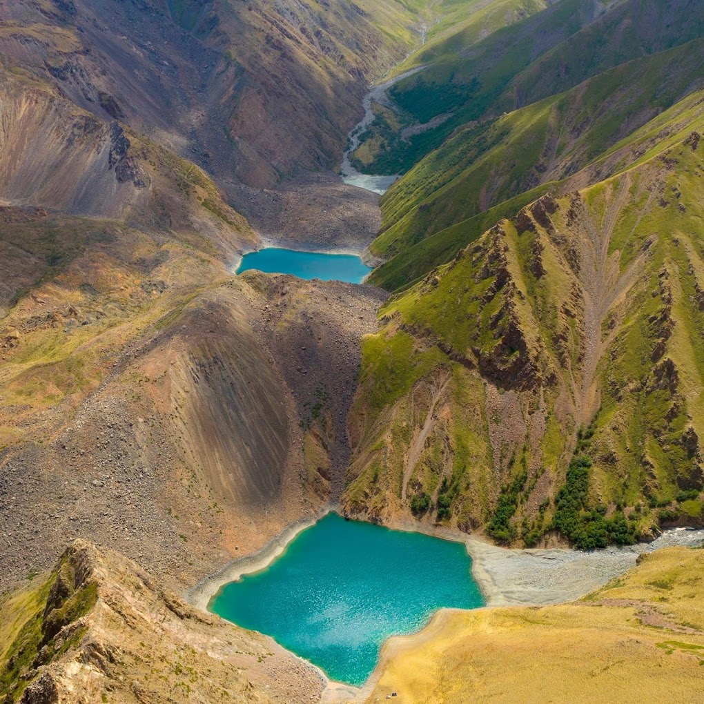 Oyu Nomin Lake