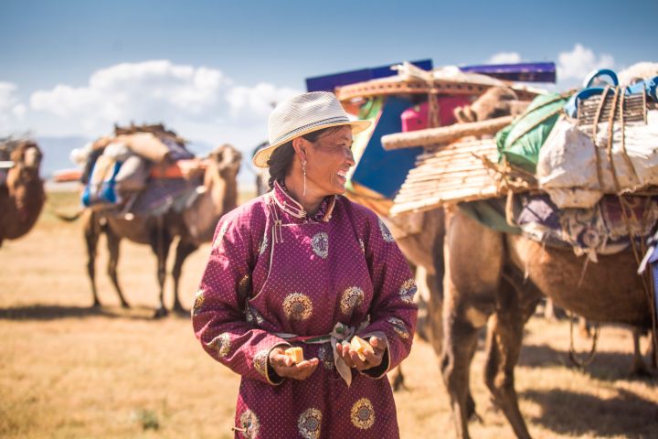 Meeting with Nomads when traveling Mongolia