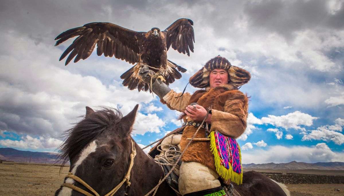 Things to do in Mongolia: Meeting an Eagle Hunter in the Altai Mountains of Western Mongolia