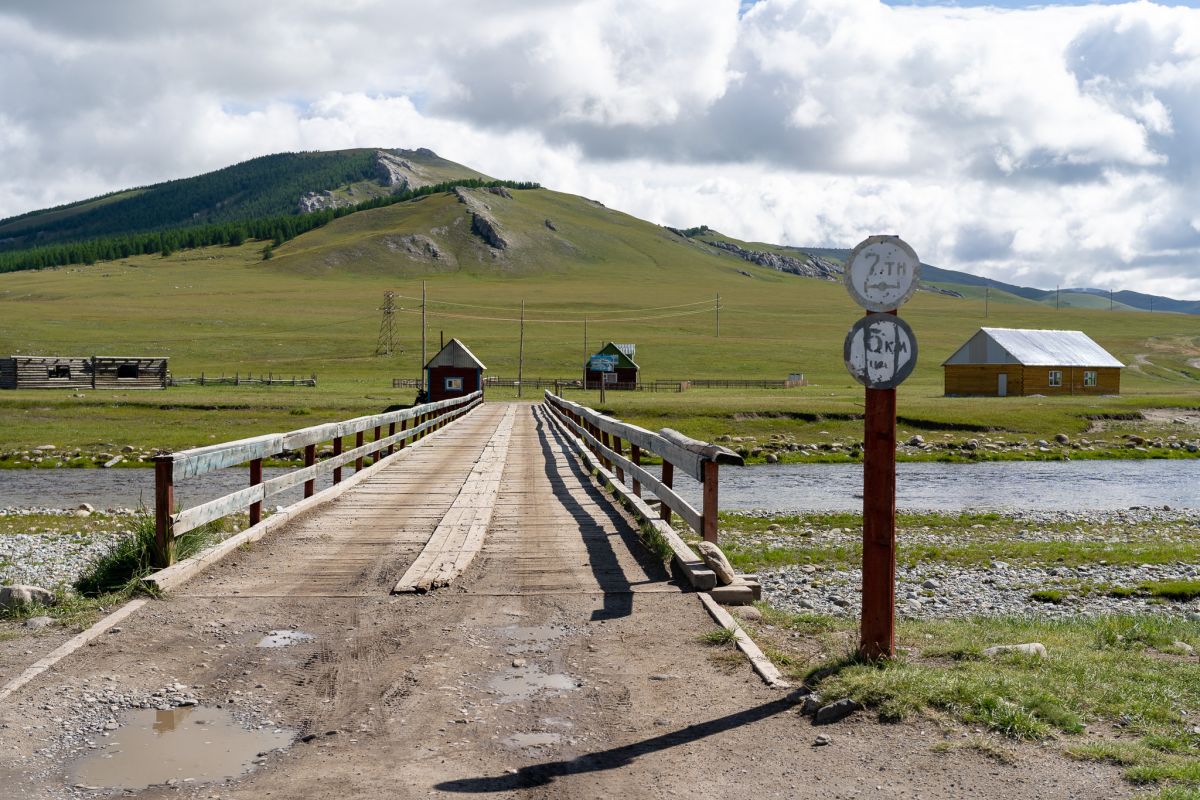 Driving from Khuvsgul to Bulgan