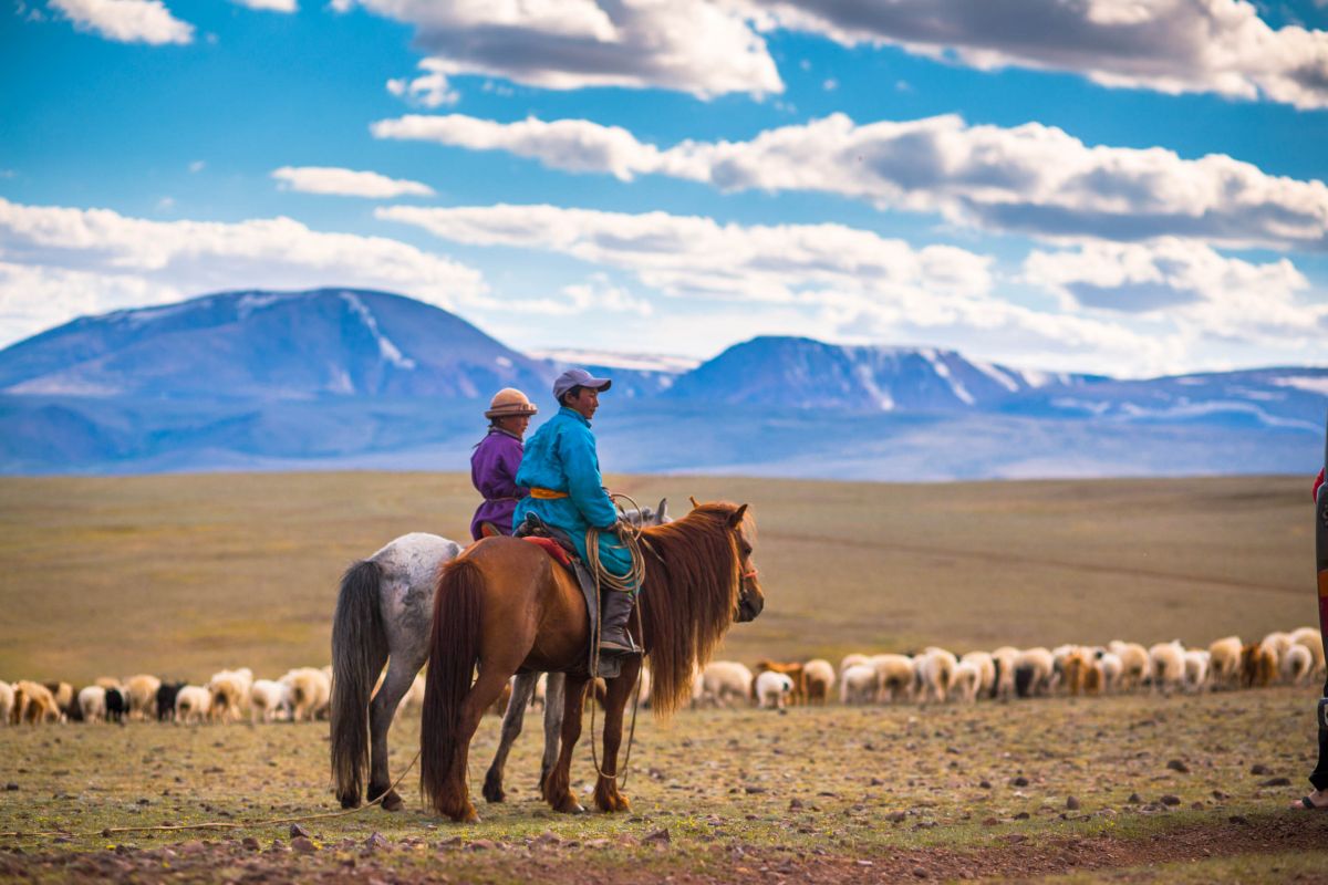 Things to do in Mongolia: Riding a horse in the steppes
