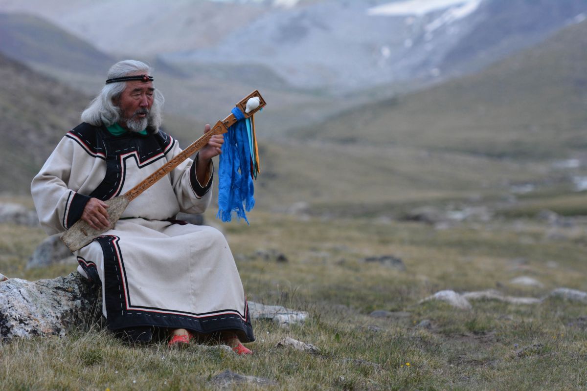 Things to do in Mongolia: Meeting a Shamane 